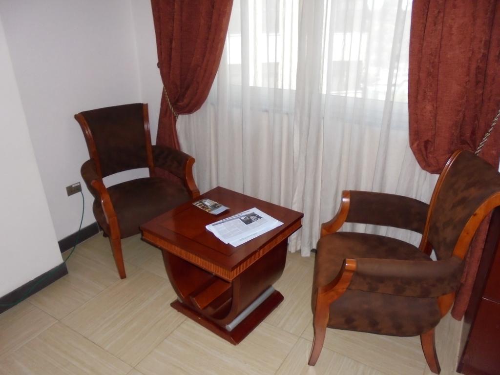 Aphrodite International Hotel Addis Abeba Buitenkant foto
